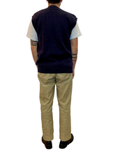 Carica l'immagine nel visualizzatore di Gallery, Gilet in lana smanicato con bottoni vintage taglia M