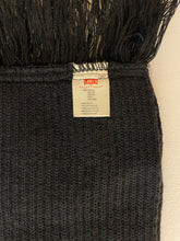 Carica l'immagine nel visualizzatore di Gallery, Sciarpa Levi’s vintage