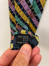 Carica l'immagine nel visualizzatore di Gallery, Cravatta Missoni vintage