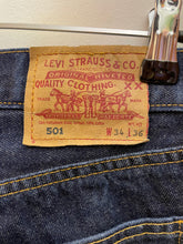 Carica l'immagine nel visualizzatore di Gallery, Jeans Levi's 501 Vintage W34 L36 - Denim Autentico Originale