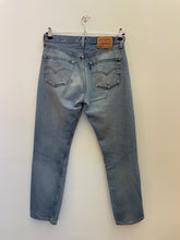 Carica l'immagine nel visualizzatore di Gallery, Jeans Levi’s vintage light Blue taglia W32 L30