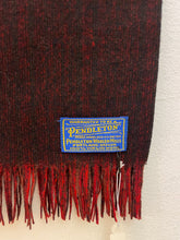 Carica l'immagine nel visualizzatore di Gallery, Sciarpa Pendleton in lana vergine vintage