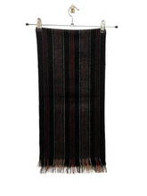 Carica l'immagine nel visualizzatore di Gallery, Sciarpa in lana d’agnello vintage