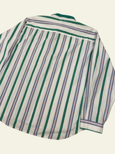 Carica l'immagine nel visualizzatore di Gallery, Camicia Vintage Anni '90 a Righe "THIS the max." – Colletto Polo | Made in Italy | Taglia XL