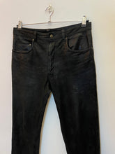 Carica l'immagine nel visualizzatore di Gallery, Pantalone in vera pelle nera vintage taglia W 33