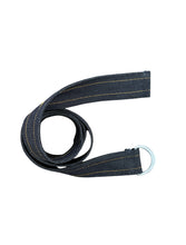 Carica l&#39;immagine nel visualizzatore di Gallery, Cintura handcrafted in denim raw 13 once con ganci in metallo satinato
