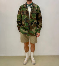 Carica l&#39;immagine nel visualizzatore di Gallery, Camicia giacca us army camouflage vintage taglia XL
