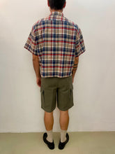 Carica l&#39;immagine nel visualizzatore di Gallery, Camicia a quadri crop taglio vivo vintage taglia unica
