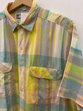 Carica l&#39;immagine nel visualizzatore di Gallery, Camicia a quadri vintage taglia L
