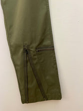 Carica l&#39;immagine nel visualizzatore di Gallery, Pantaloni elicotterista areonautica italiana vintage taglia 50
