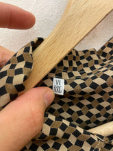 Carica l&#39;immagine nel visualizzatore di Gallery, Camicia geometrica viscosa vintage taglia XXL
