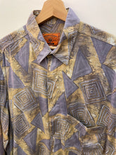 Carica l&#39;immagine nel visualizzatore di Gallery, Camicia fantasia in viscosa vintage taglia L
