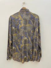 Carica l&#39;immagine nel visualizzatore di Gallery, Camicia fantasia in viscosa vintage taglia L
