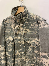 Carica l&#39;immagine nel visualizzatore di Gallery, Giacca field jacket M65 us army UCP camouflage digital taglia M
