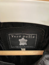 Carica l&#39;immagine nel visualizzatore di Gallery, Giacca biker in vera pelle vintage taglia M
