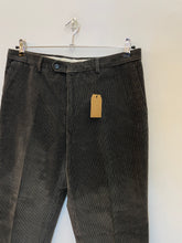 Carica l&#39;immagine nel visualizzatore di Gallery, Completo in velluto a coste vintage Renato Balestra taglia 52
