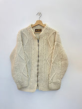 Carica l&#39;immagine nel visualizzatore di Gallery, Maglione con zip handknitted vintage taglia M
