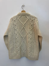 Carica l&#39;immagine nel visualizzatore di Gallery, Maglione con zip handknitted vintage taglia M
