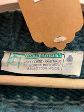 Carica l&#39;immagine nel visualizzatore di Gallery, Maglione lana vergine greco verde e viola vintage taglia M
