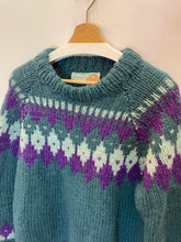 Carica l&#39;immagine nel visualizzatore di Gallery, Maglione lana vergine greco verde e viola vintage taglia M
