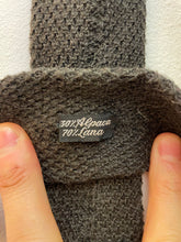 Carica l&#39;immagine nel visualizzatore di Gallery, Cravatta Yves Saint Lauren 70% alpaca 30% lana vintage
