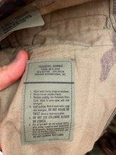Carica l&#39;immagine nel visualizzatore di Gallery, Pantalone cargo woodland us army vintage size XS
