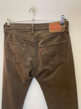 Carica l&#39;immagine nel visualizzatore di Gallery, Levi’s 501 marroni vintage taglia W 32
