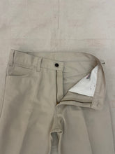 Carica l'immagine nel visualizzatore di Gallery, Levi's Sta-Prest Vintage 1998 - Made in Italy - Beige - W32 L34
