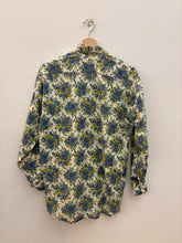 Carica l&#39;immagine nel visualizzatore di Gallery, Camicia Fiori vintage tg. L
