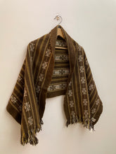 Carica l'immagine nel visualizzatore di Gallery, Mantella scialle Sisley anni 90 vintage
