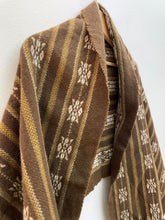 Carica l'immagine nel visualizzatore di Gallery, Mantella scialle Sisley anni 90 vintage
