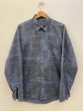 Carica l&#39;immagine nel visualizzatore di Gallery, Camicia Levi’s stampata vintage taglia L
