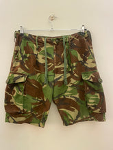 Carica l&#39;immagine nel visualizzatore di Gallery, Pantaloncino cargo short esercito inglese vintage taglia L
