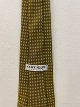 Carica l&#39;immagine nel visualizzatore di Gallery, Cravatta Giorgio Armani in seta vintage
