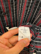 Carica l&#39;immagine nel visualizzatore di Gallery, Camicia a righe plissé vintage taglia L
